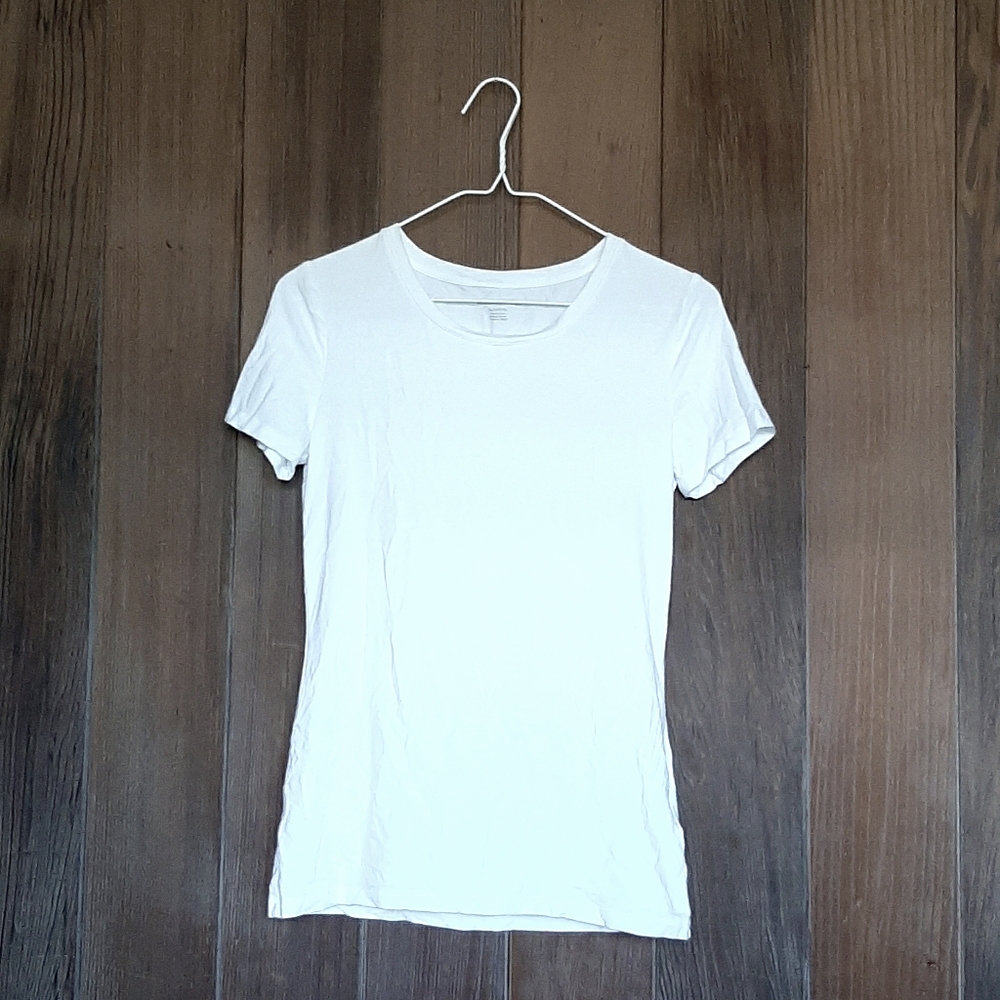 Simple cotton plain white T